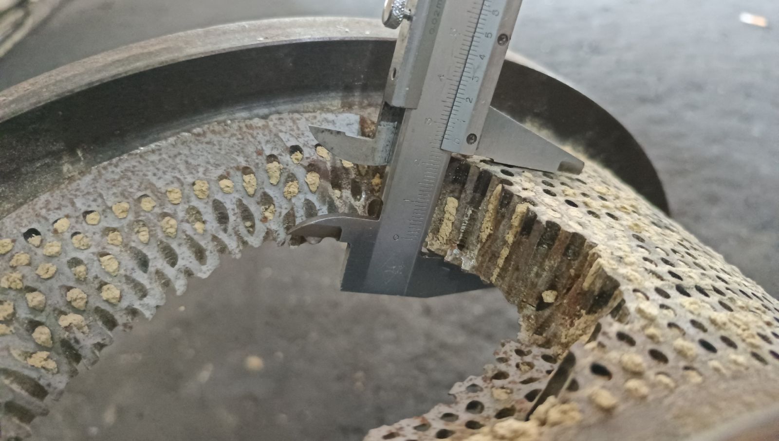 顆粒機(jī)環(huán)模開(kāi)裂